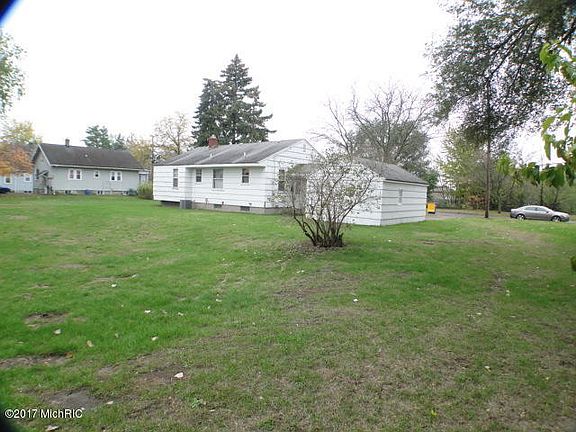3rd image of 1448 Calvin Ave SE