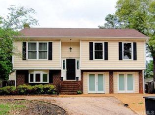 8032 Foxwood Dr, Raleigh, NC 27615