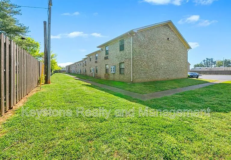 100 Laurel Cove Dr — Photo 14