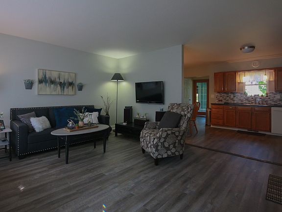 4th image of 8372 Breton Ave SE