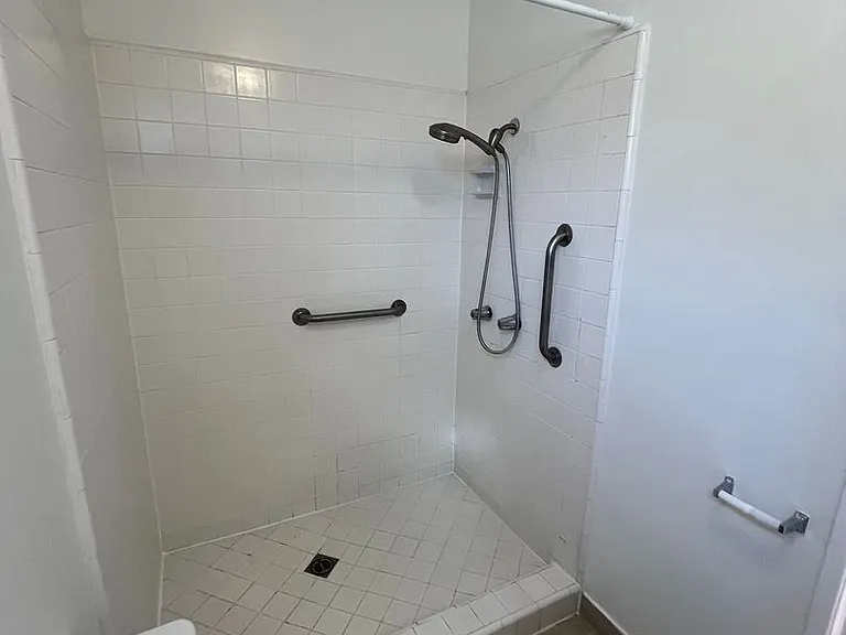 1065 S Holt Ave — Photo 15