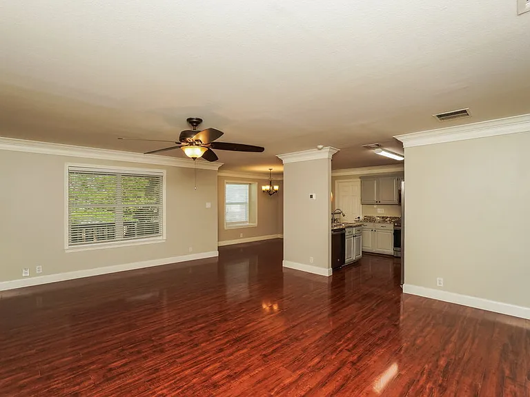 607 Limestone Flt — Photo 5