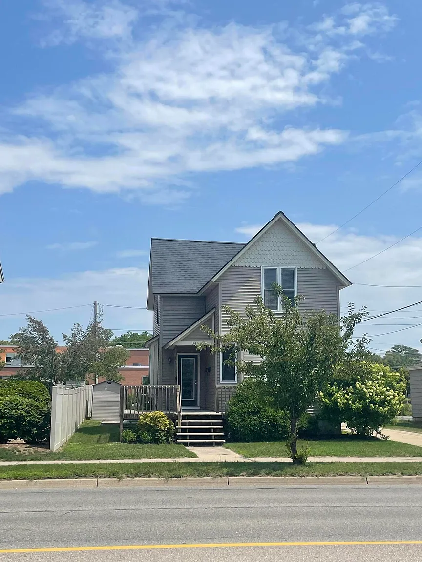 345 S River Ave photo 1