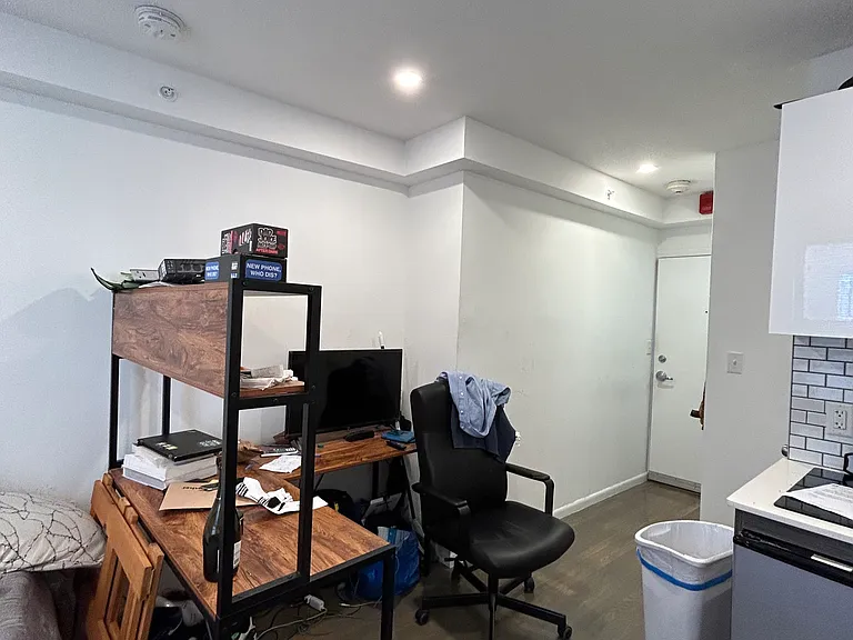 270 Newbury St #4 — Photo 4
