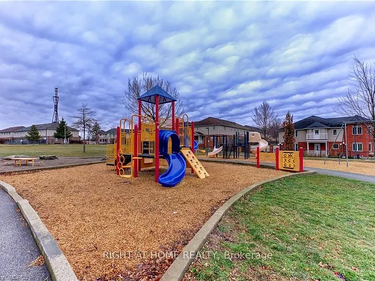 20 McConkey Cres #60 — Photo 20