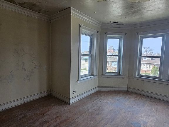 5th image of 9439 S Racine Ave