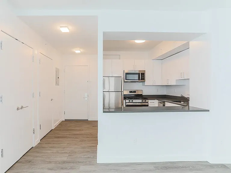 165 Vanderbilt Ave #A — Photo 12