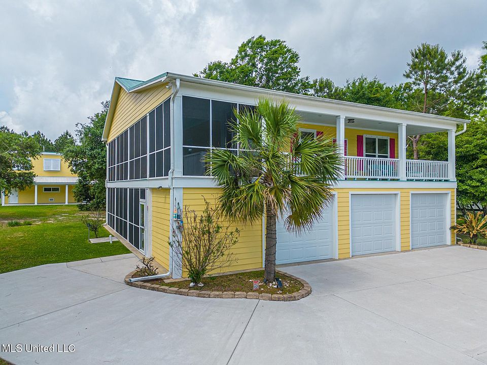 1st image of 169 Vacation Ln