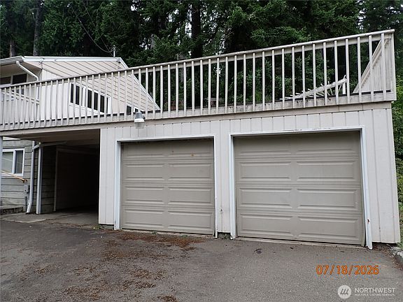 3rd image of 620 W Harriet Avenue
