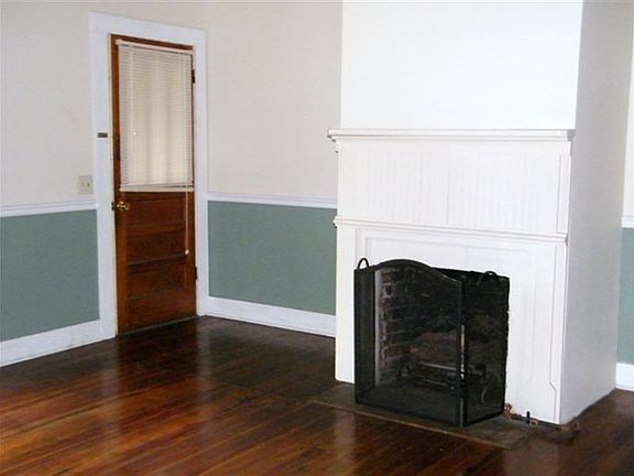 2nd image of 368 SE Camp St