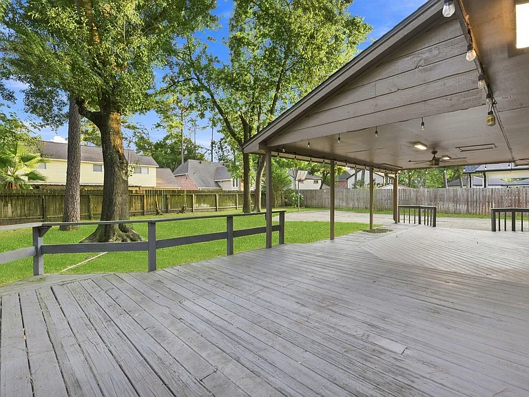 6307 Jadecrest Dr — Photo 44