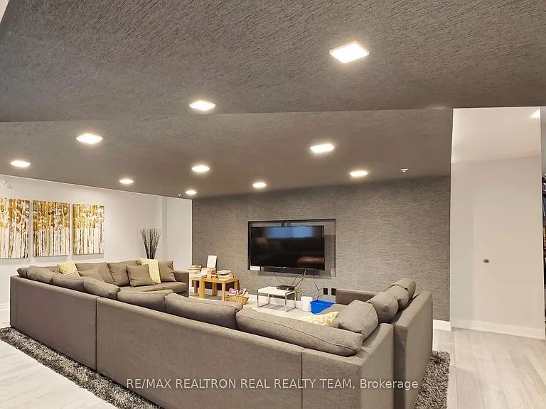 3170 Erin Mills Pkwy #332 — Photo 38