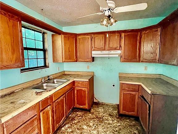 5th image of 1380 E 1750th Rd