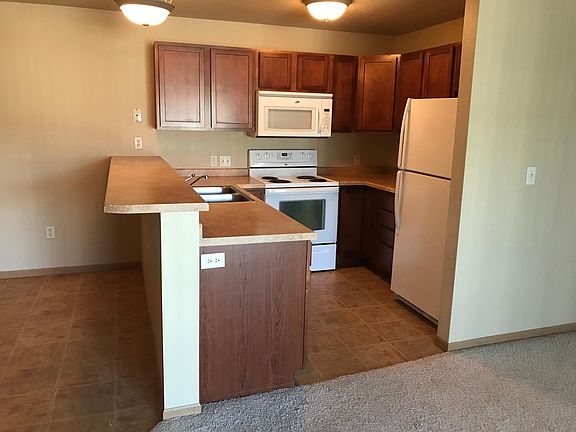 5th image of 2411 36th St S APT 307