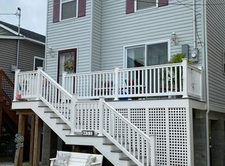 51 Gravelly Point Rd, Highlands, NJ 07732