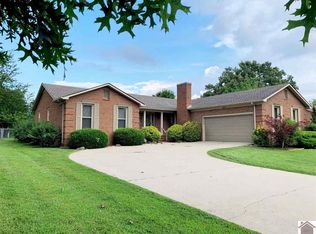 1572 Mockingbird Dr, Murray, KY 42071