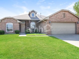 909 Harvest Dr, Yukon, OK 73099