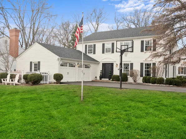 350 Westwood Dr, Barrington, IL 60010