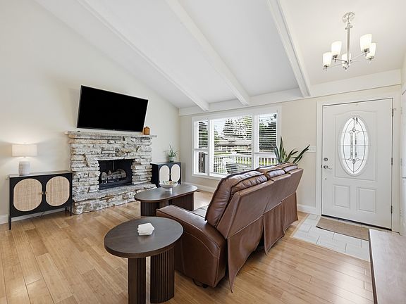 5th image of 218 Windridge Dr