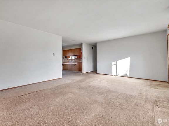 5th image of 5419 88th Street NE