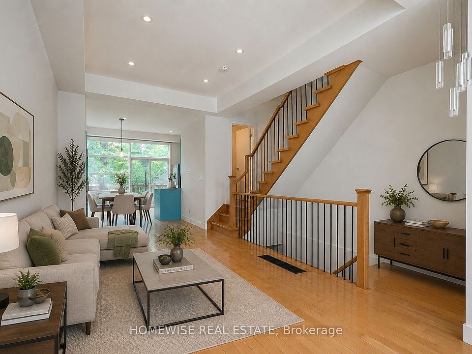 1st image of 476 King St E