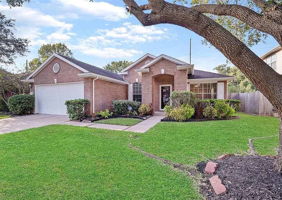 1st image of 2630 Riverhollow Ln