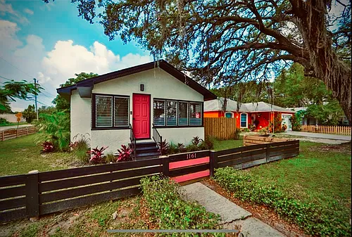 1161 Woodlawn St Photo 1