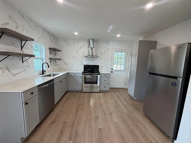 1207 Pine St — Photo 8