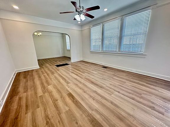 2nd image of 1512 General Pershing St