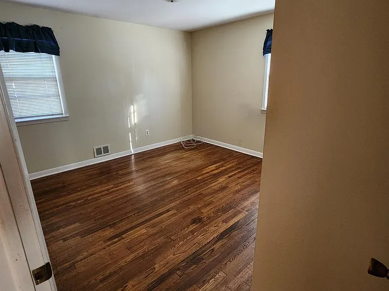 2105 Murray Ave — Photo 11