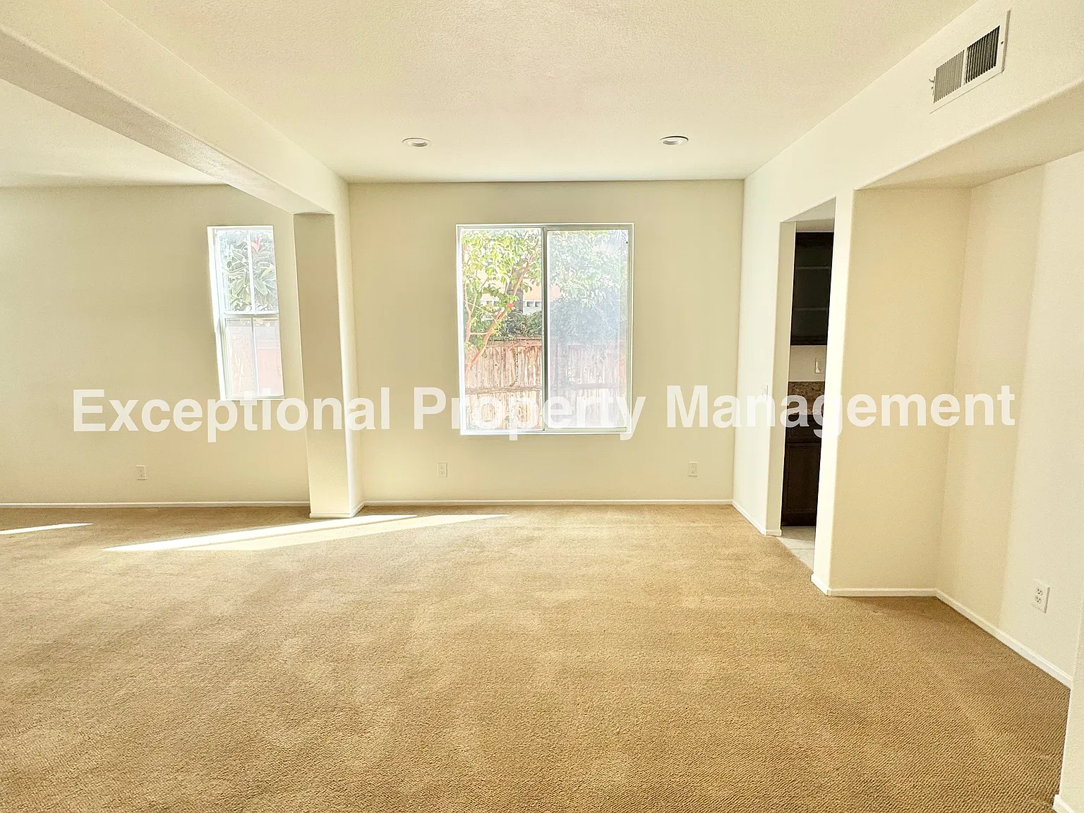 5 bed, 3076 sqft, $4,500 — Photo 4