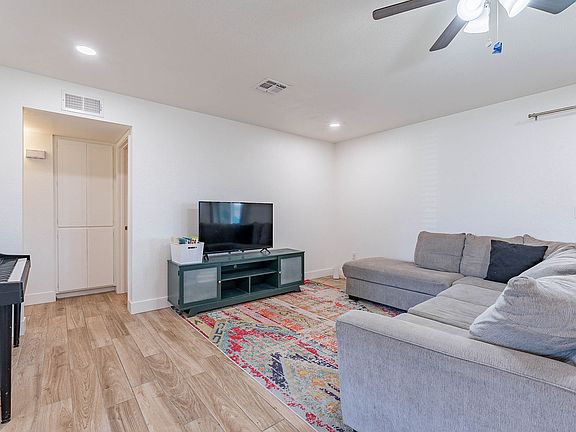 5th image of 651 E Kael Cir