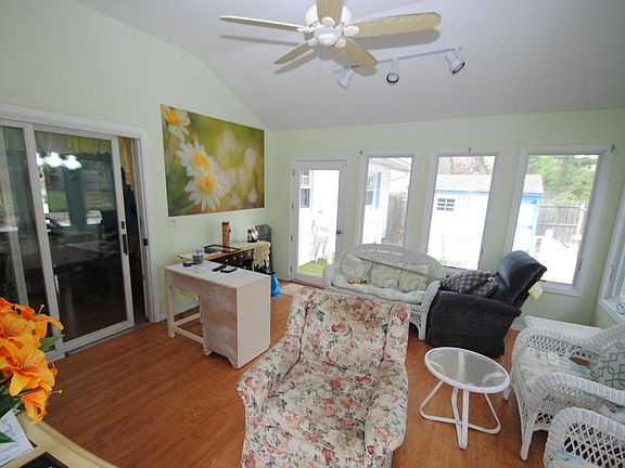 4th image of 734 Northstream Dr
