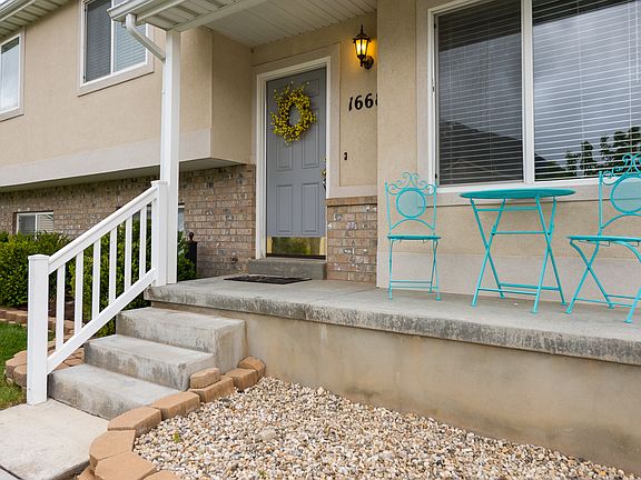 2nd image of 1668 Stony View Dr