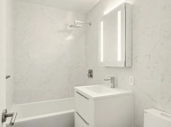 115 East Ninth Street image 8 of 8