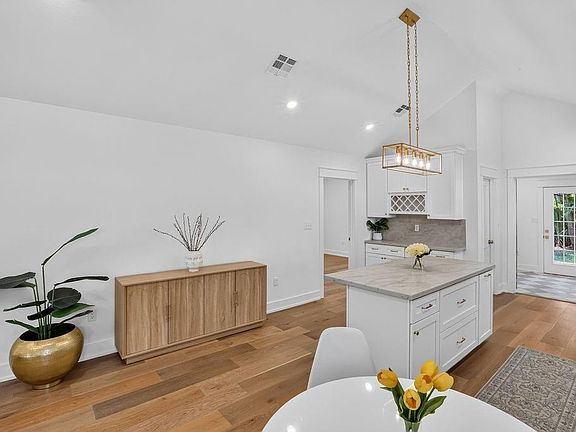 4th image of 47 Davis Blvd