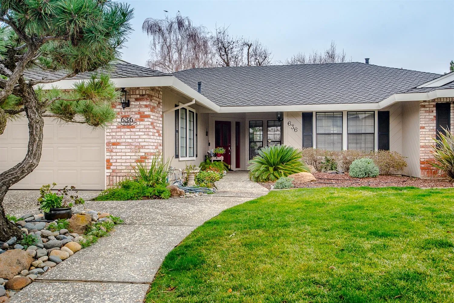 636 Wildwood Way photo 1