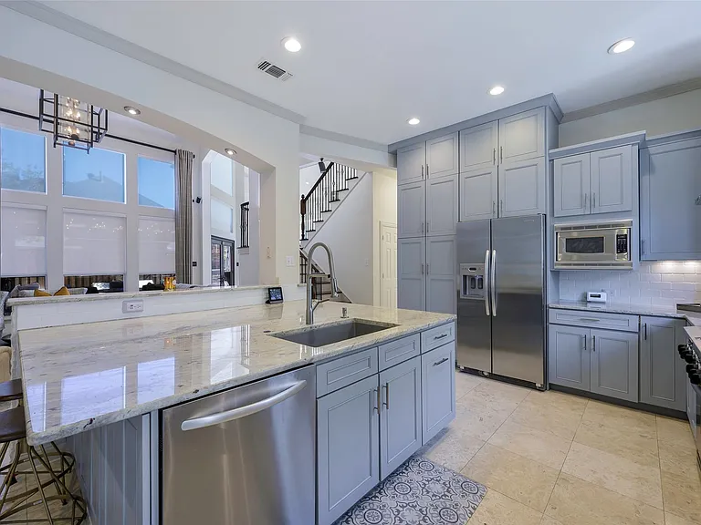 5913 Hempstead Dr — Photo 10