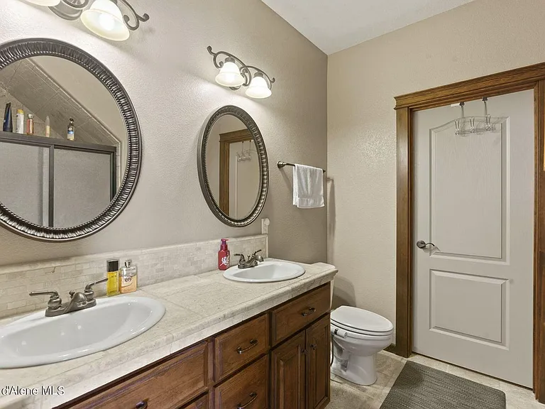 1315 E Mordyl Loop — Photo 13