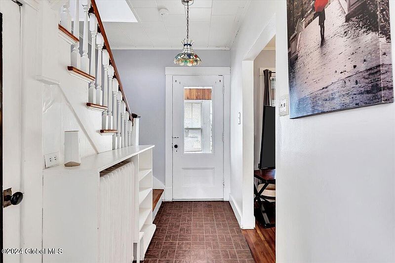 3rd image of 1929 9th Street