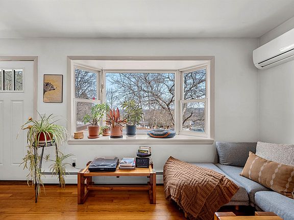 3rd image of 36 George Street