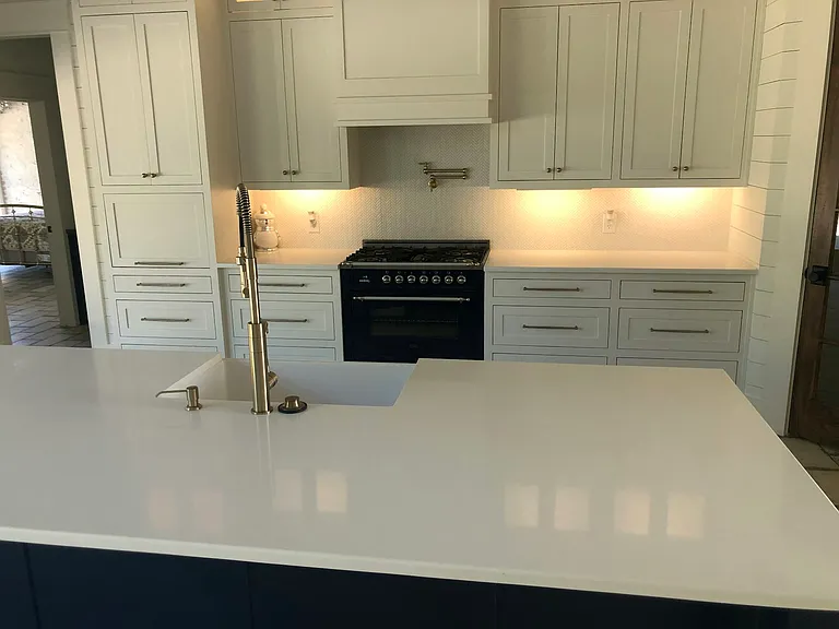 461 Silver Ln — Photo 3