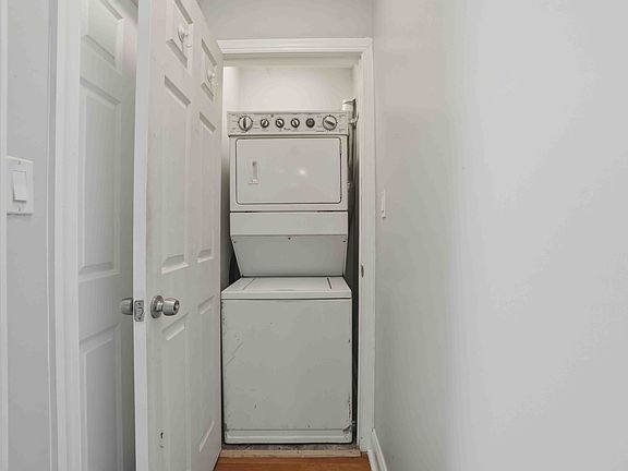 4th image of 859 E Church Ln #2