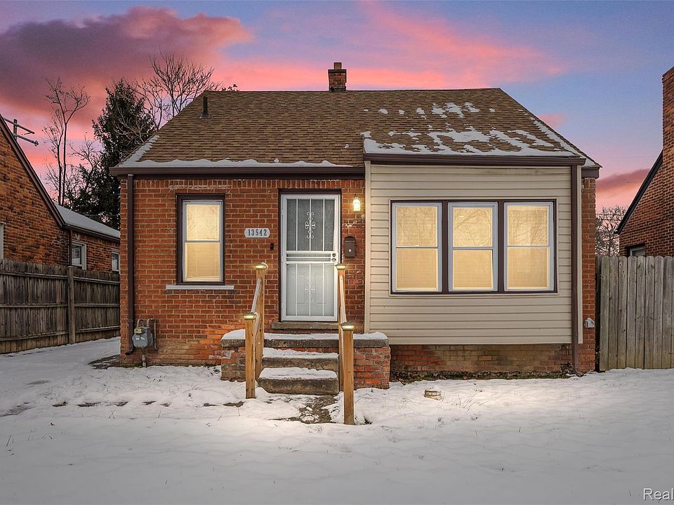 1st image of 13542 Dolphin St