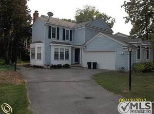 239 Eileen Dr, Bloomfield Hills, MI 48302