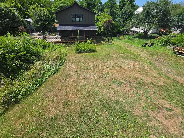 161 Logan Ave — Photo 22