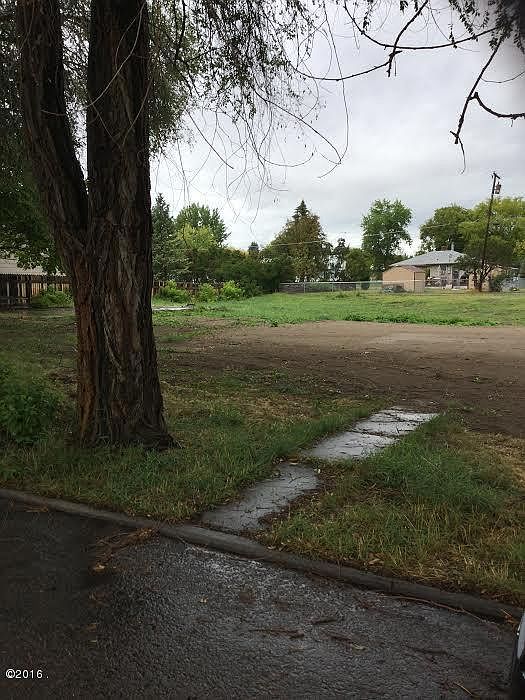2nd image of 1221 6th St W