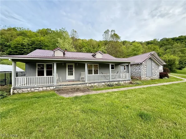 87 Johnson Ln, Saint Marys, WV 26170