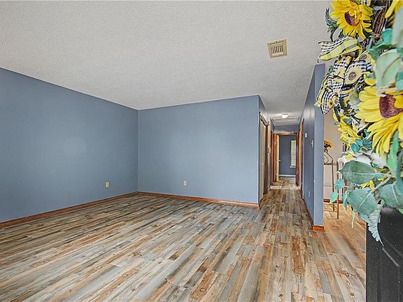 2nd image of 225 Celeste Rd
