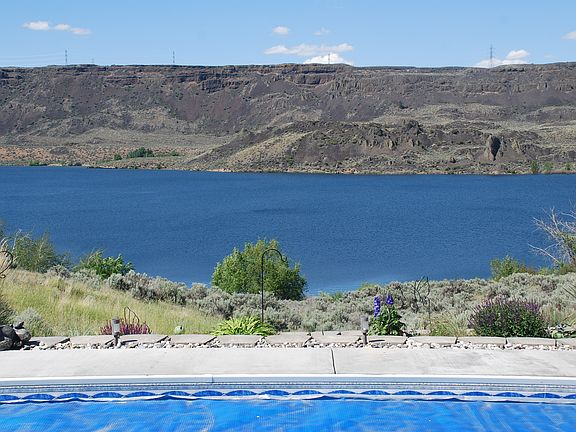 5th image of 311 Sunny Dr
